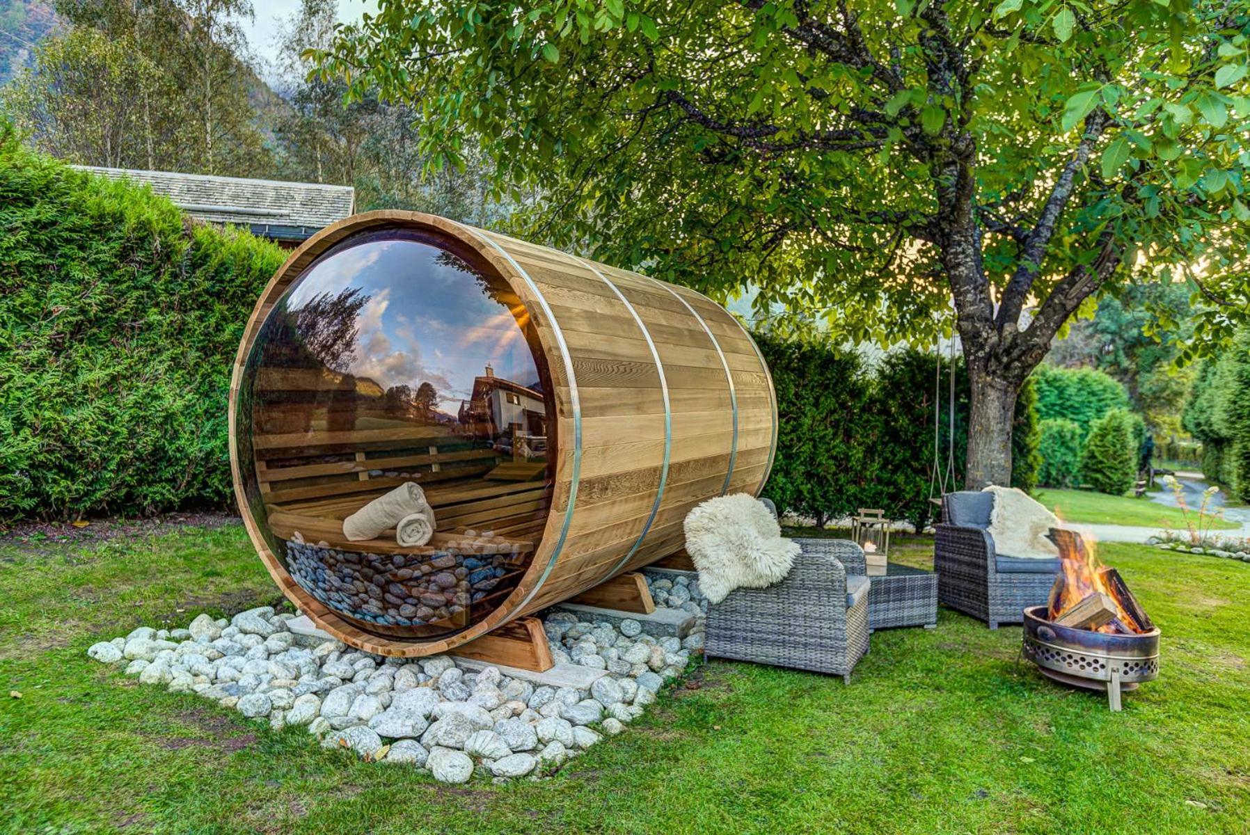 Tiki Lodge - Hot Tub & Sauna Шамони Екстериор снимка